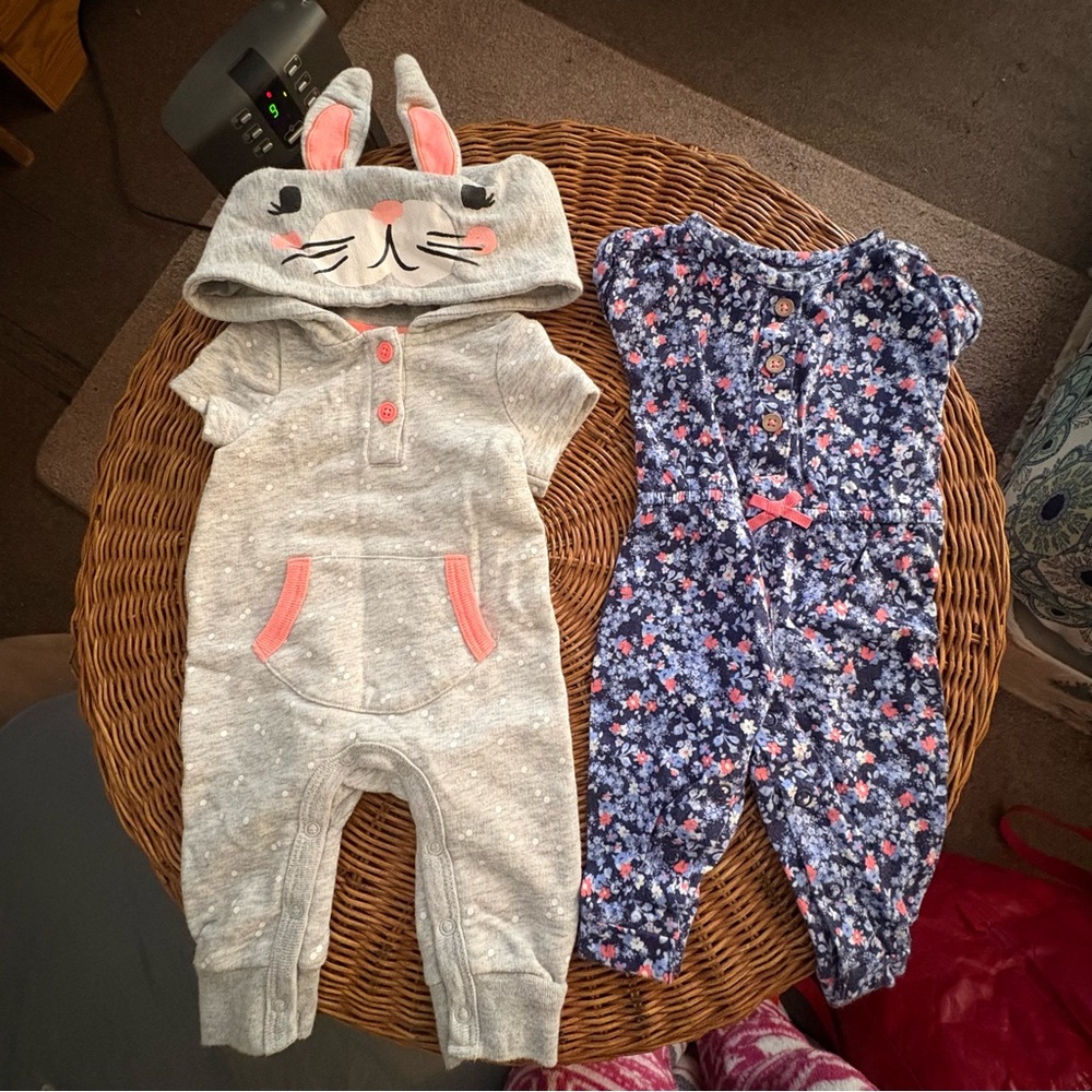 19 Piece Bundle of Newborn and 0-3 Baby Girl Clothing - Picture 11 of 16